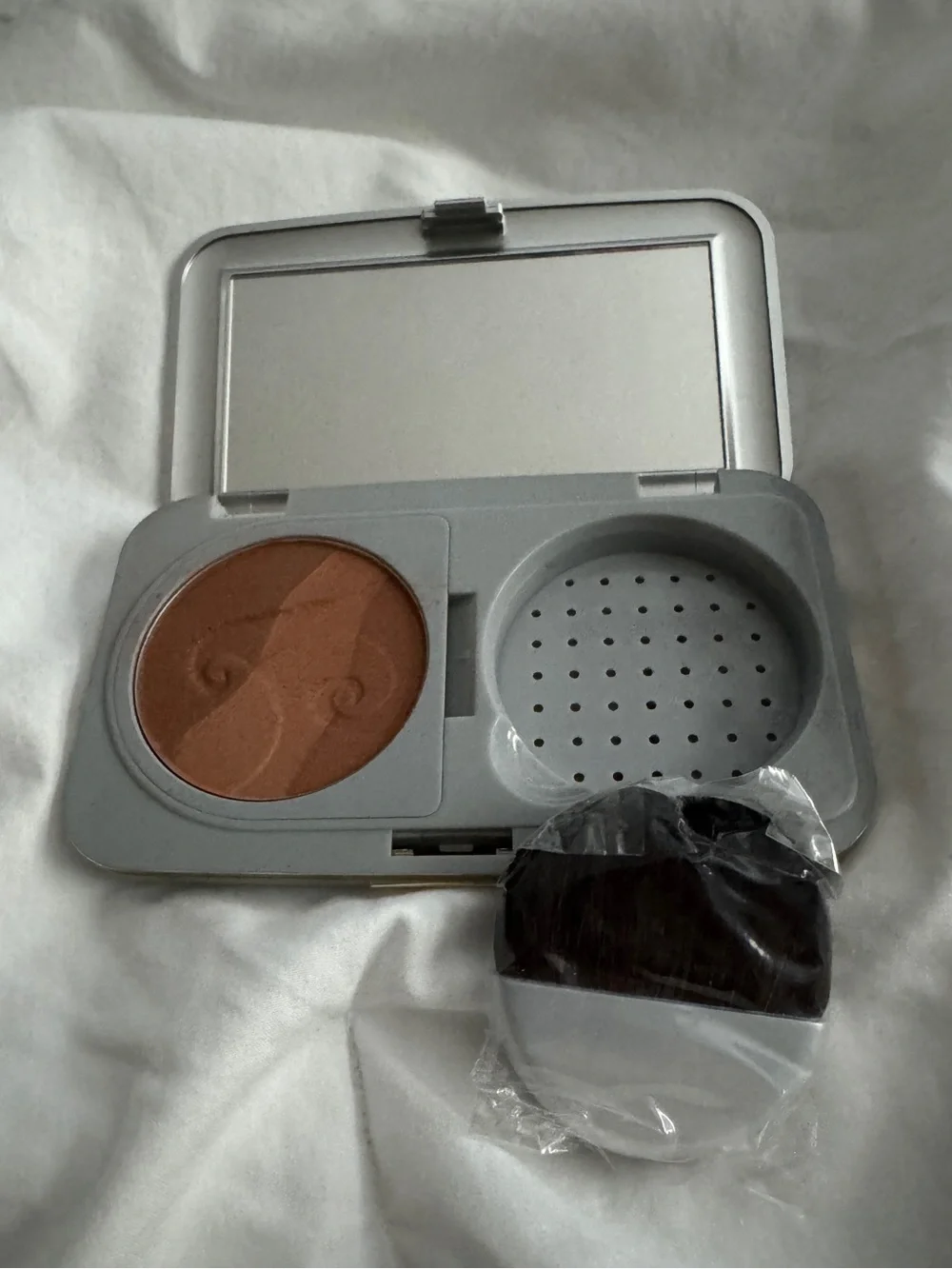 Mary Kay MK Signature Bronze Highlighting Powder (Warm Golden Bronze)
